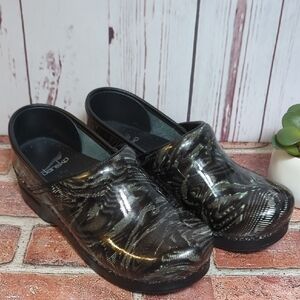 Dansko Black Professional Patent Leather Whirl Clogs Women's Size‎ 37 or 6.5 7